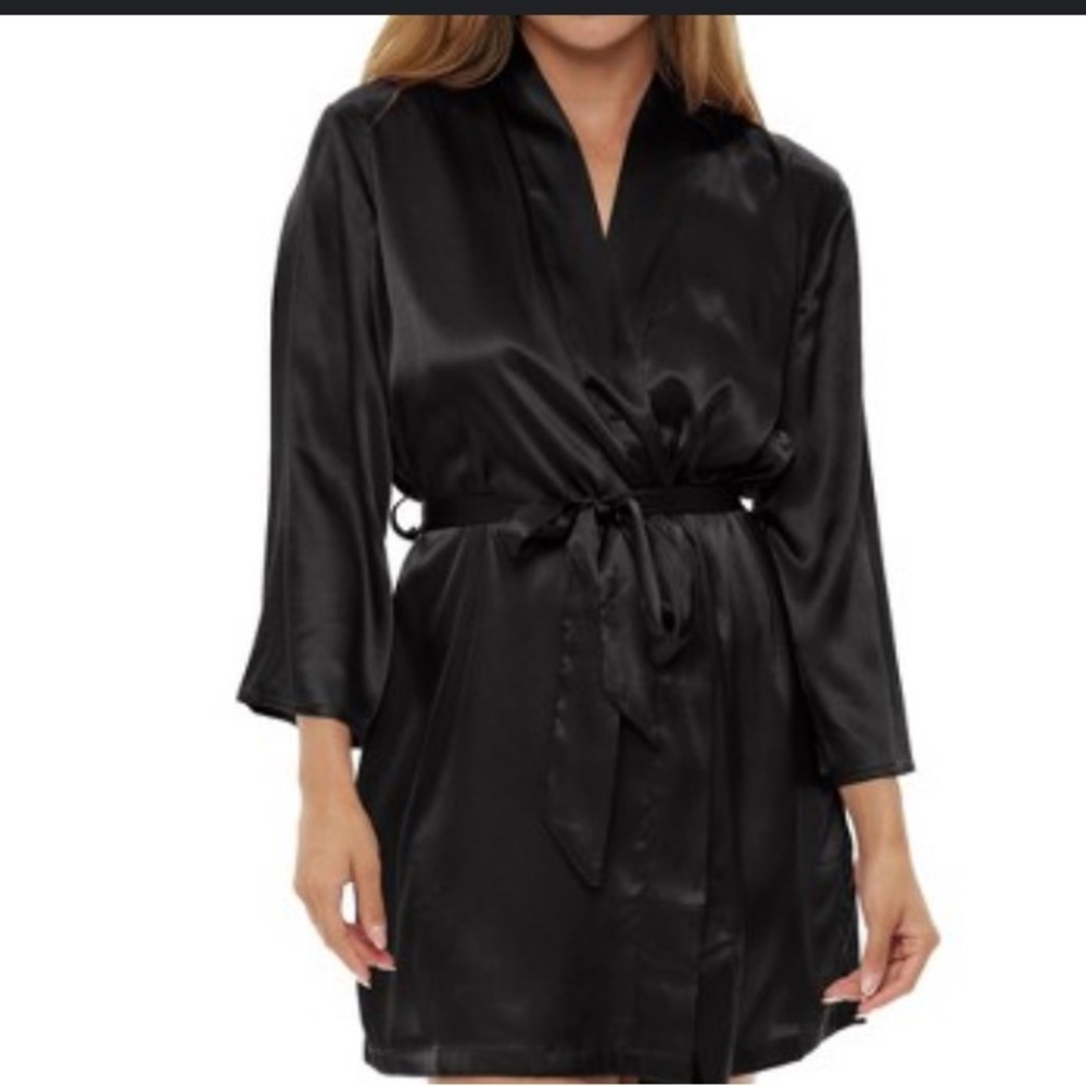Woman’s Satin Black belt sleepwear and Lingerie Robe, Kimono,  Bridesmaid sz L